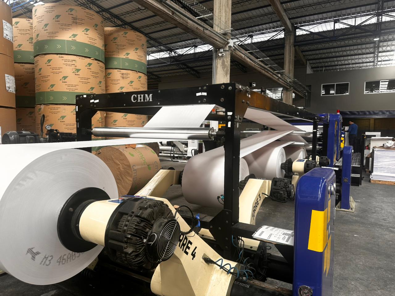 Máquina cortadora de papel COOPDECOC